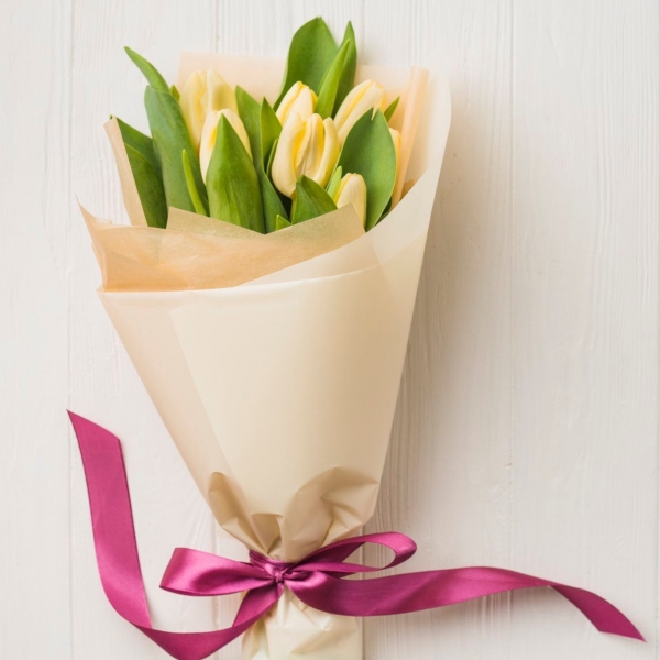 20 bunte Tulpen in Vase Resim 2